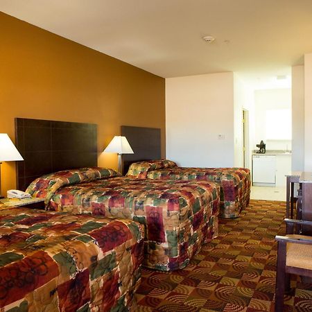 Sands Inn & Suites Woodward Стая снимка