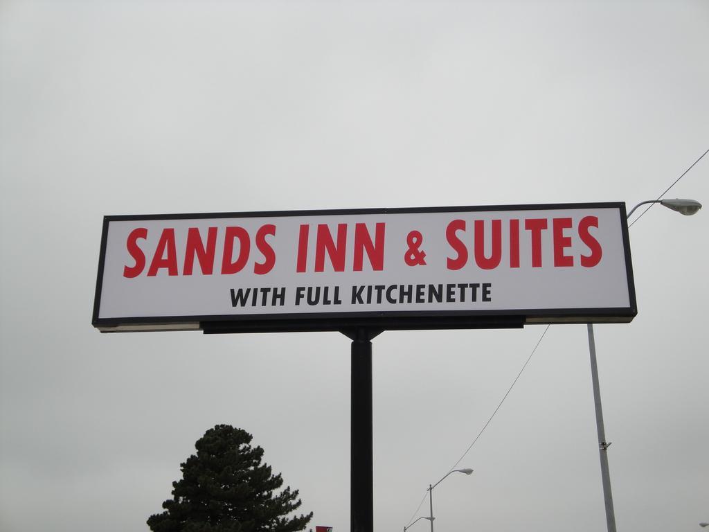 Sands Inn & Suites Woodward Екстериор снимка