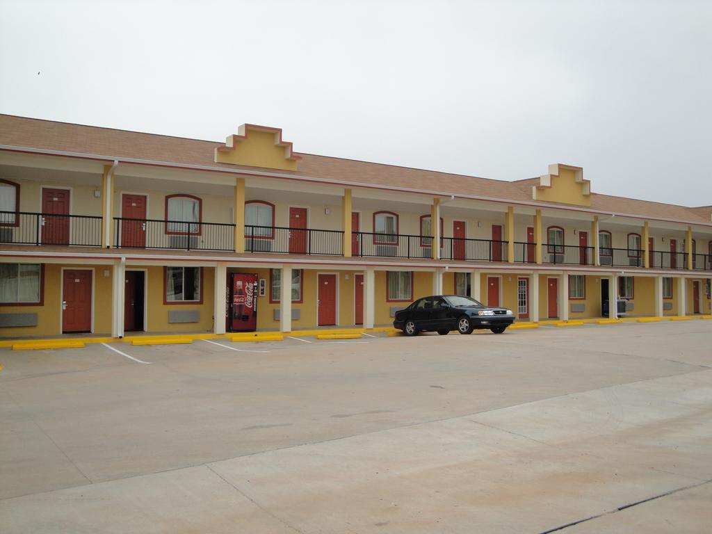 Sands Inn & Suites Woodward Екстериор снимка