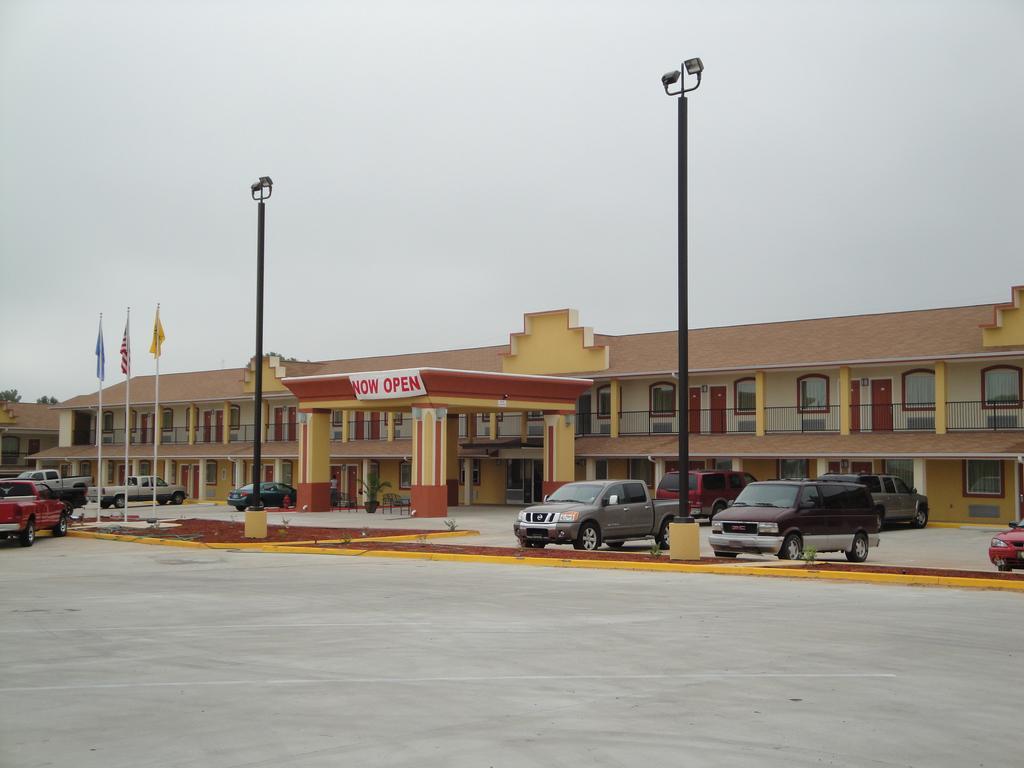 Sands Inn & Suites Woodward Екстериор снимка