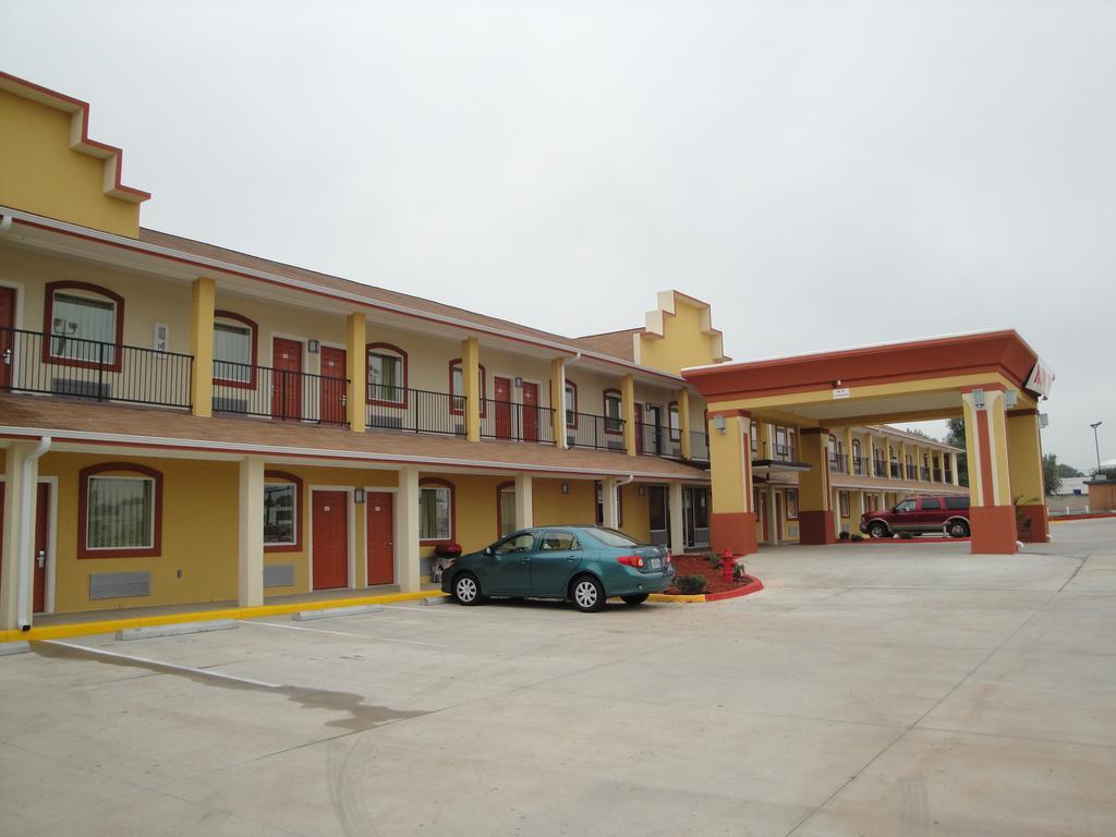 Sands Inn & Suites Woodward Екстериор снимка